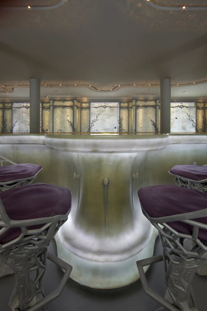 Maison Ladurée, rue Lincoln, Paris - SOE Stuc & Staff