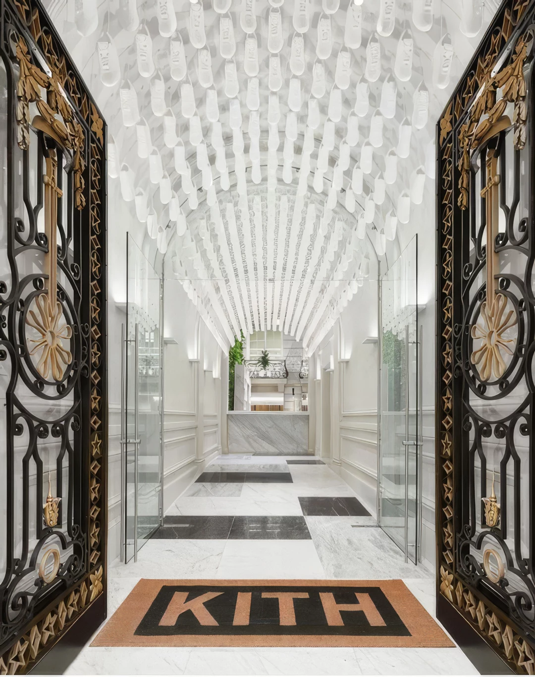 Kith Paris - SOE Stuc & staff