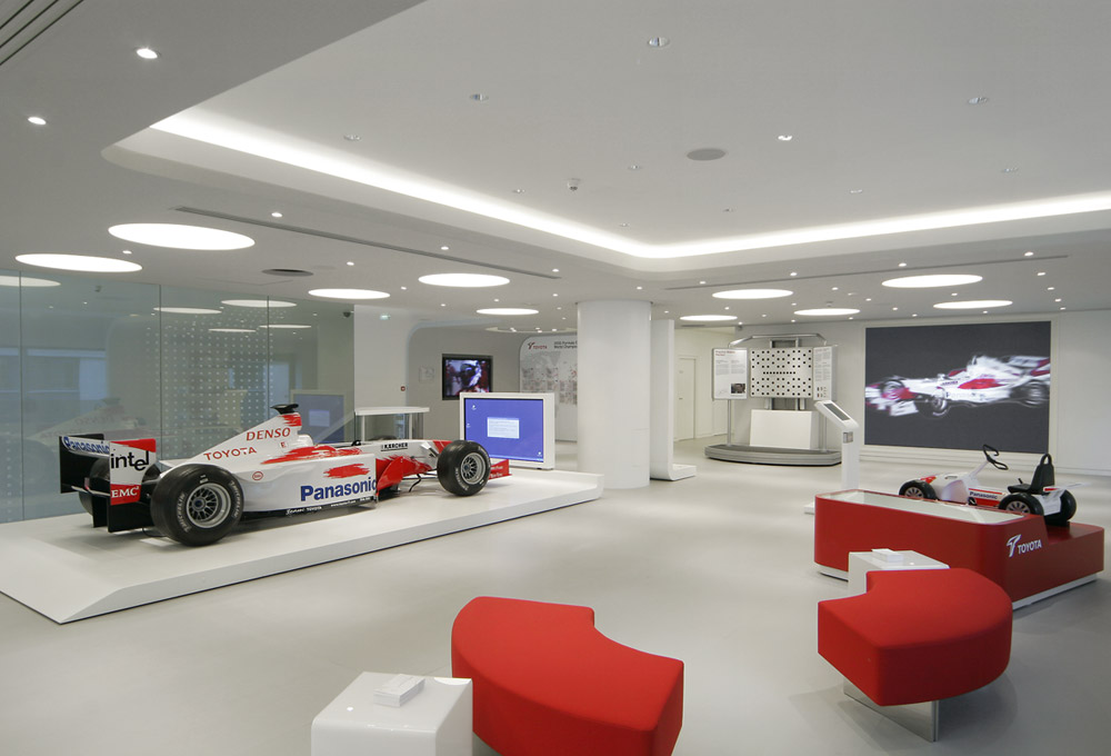 Réalisations SHOWROOM Toyota S.O.E STUC & STAFF Intérieur