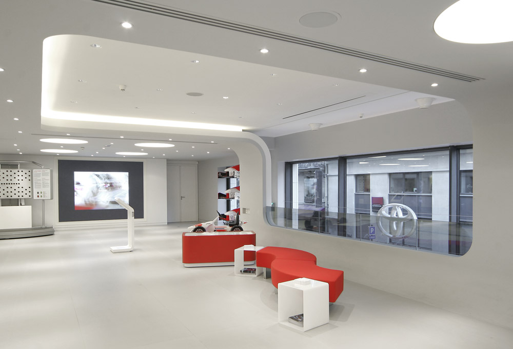 Réalisations SHOWROOM Toyota S.O.E STUC & STAFF Intérieur