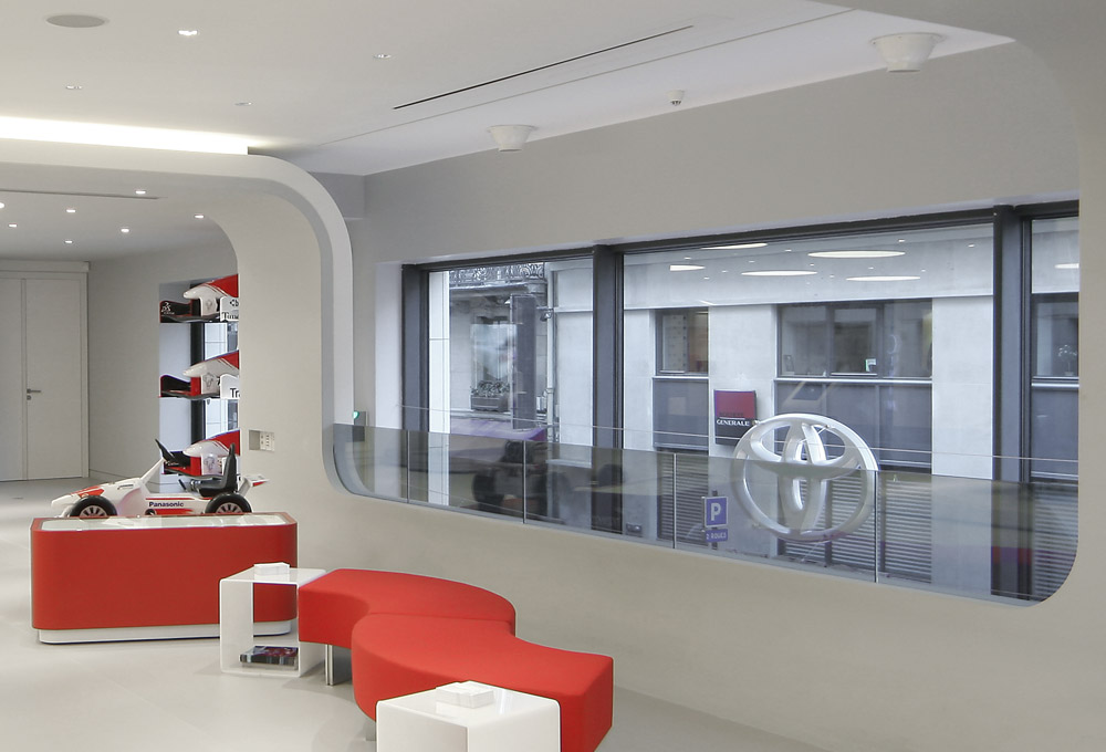 Réalisations SHOWROOM Toyota S.O.E STUC & STAFF Intérieur