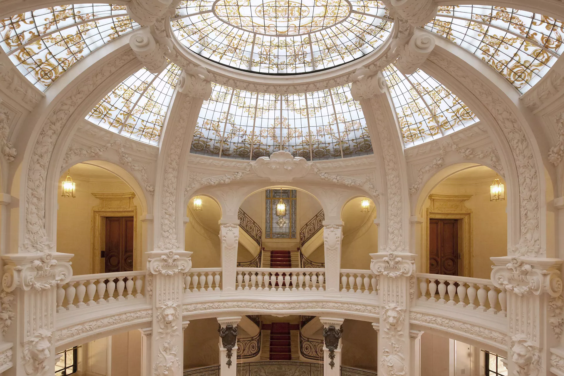 Coupole et architecture intérieure en stuc pour un projet de prestige