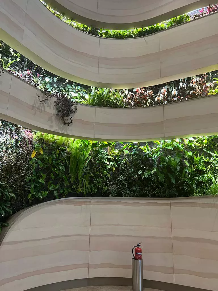 Aéroport de Singapour - SOE Stuc & staff